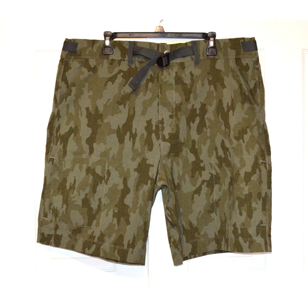 Lake & Trail Green Camo Cargo Shorts‎ Men's XL Elastic Waist Fast Dri UPF 50